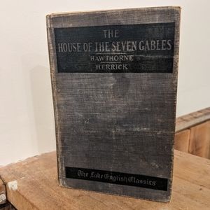 The House of the Seven Gables Hardback